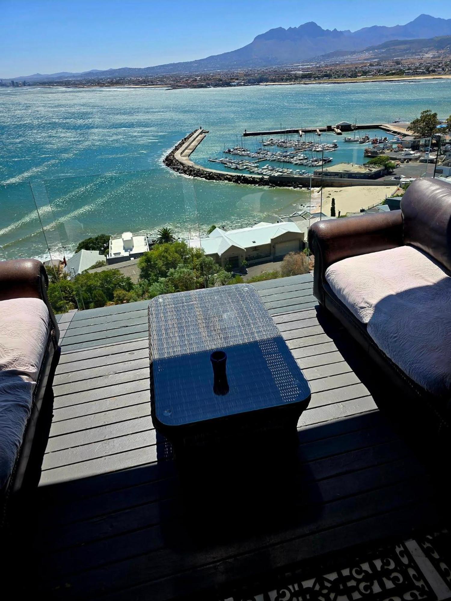 Bikini Beach Manor Gordonʼs Bay Eksteriør bilde
